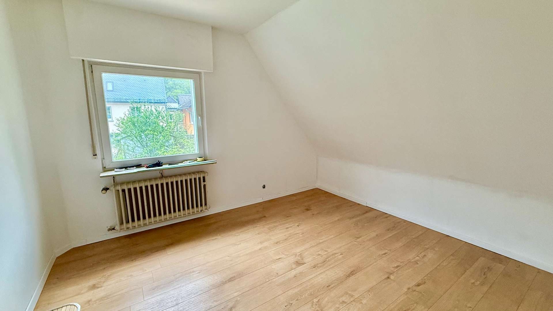 Ihr neues Zuhause im Herzen des Urlaubsortes Monreal &ndash; teilrenoviertes EFH mit viel Platz!